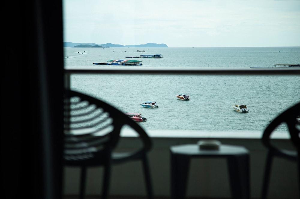 Baboona Beachfront Living Pattaya Exteriér fotografie